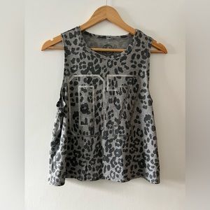 Authentic American Heritage woman’s sleeveless tee. Cheetah print